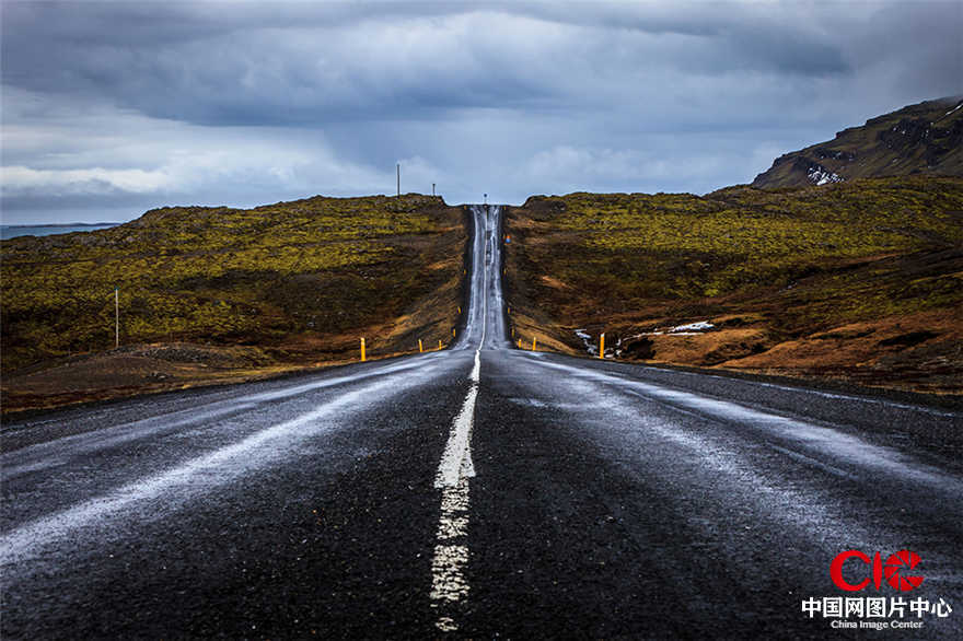 《天路》 摄于冰岛