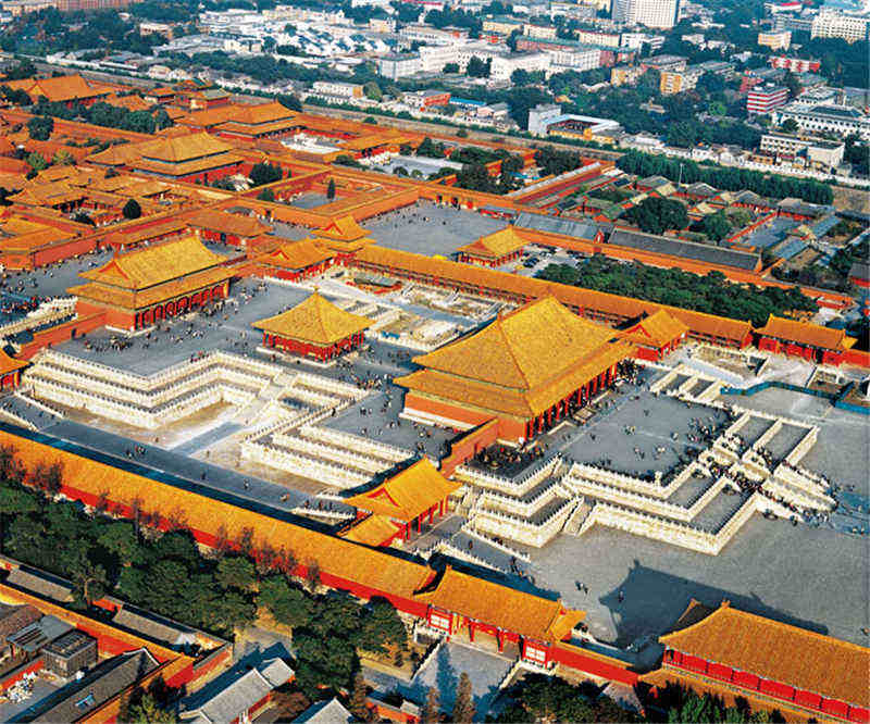 鸟瞰北京故宫三大殿。（图/马文晓）  