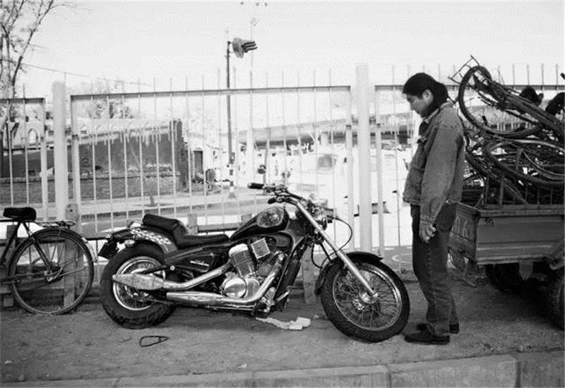 1995年5月11日，张炬在驾驶摩托车时遭遇车祸去世，距其25岁生日尚有6天。