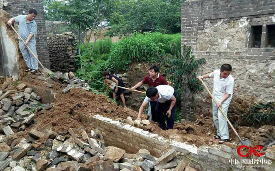 峰峰鎮各村迅速開展災後生産自救“七清”活動。