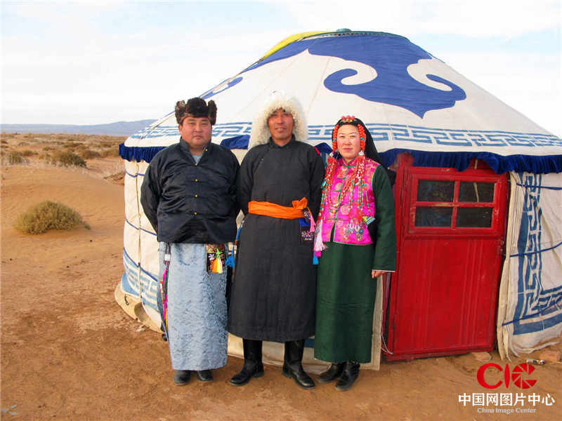 信仰伊斯兰教的蒙古人 史学华摄影  