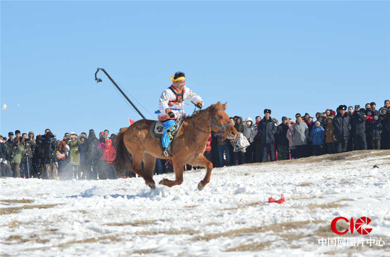 首届骆驼冰雪旅游文化节 马术表演  