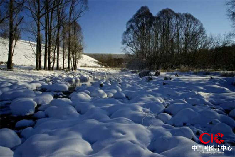 雪落河谷  