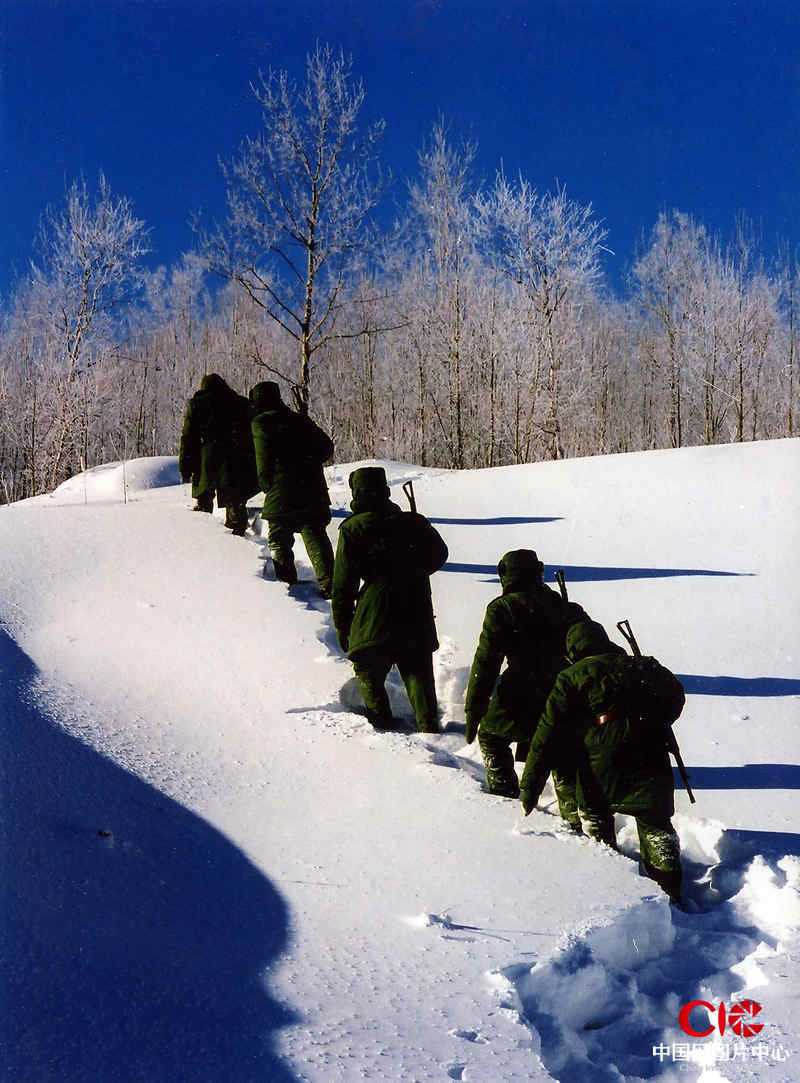 风雪边关铸军魂