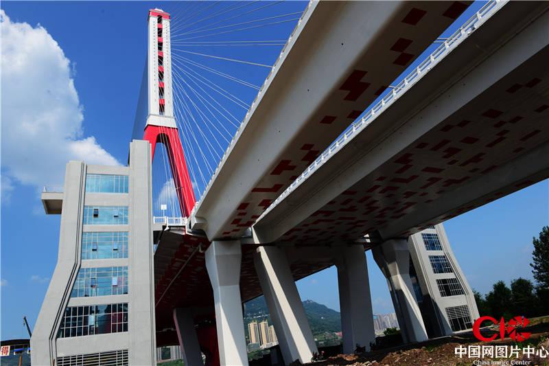 至此,从三峡工程兴建以来,万州境内先后已经建成5座长江大桥(其中城际